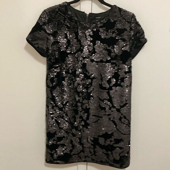 Forever 21 NWOT Women’s Dress in Black Velvet with Sequin Pattern. Size Small. - Picture 1 of 8